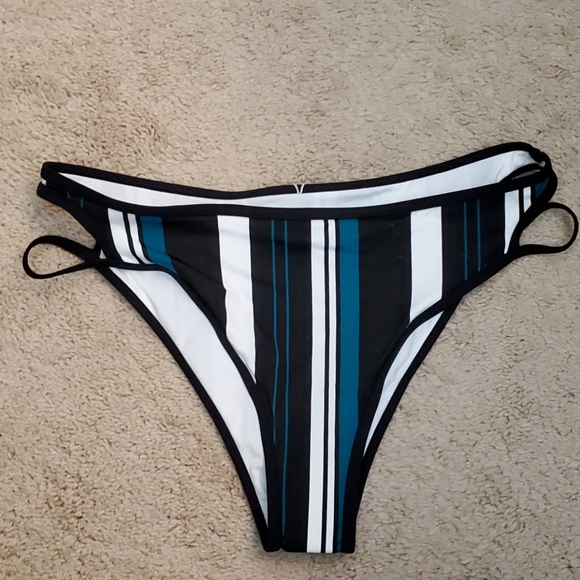 Cupshe Bikini - Picture 4 of 4